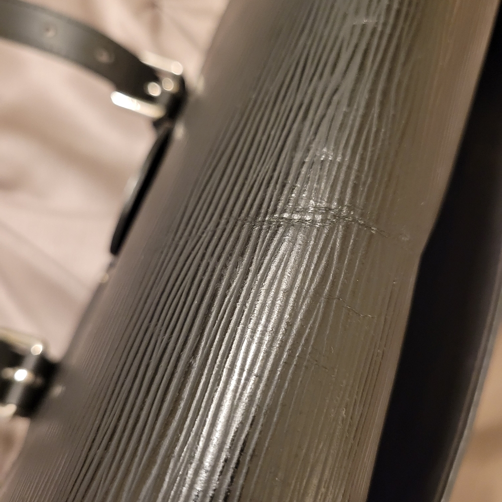 Reduced! Louis Vuitton Black Epi Segur MM Satchel - Picture 7 of 14